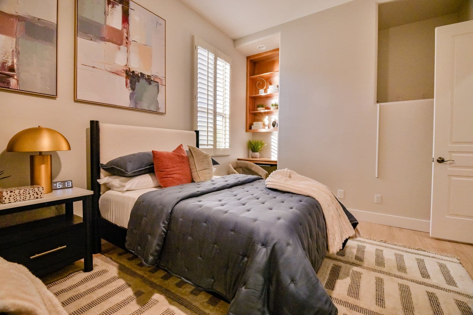 Private bedroom at Wolf Creek Recovery